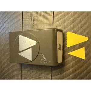 Stampin’ Up Petite Pennants Shape Punch by Shelli banner/flag design